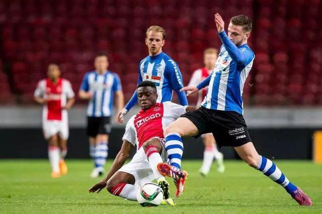 他来说是巨 他来说是巨